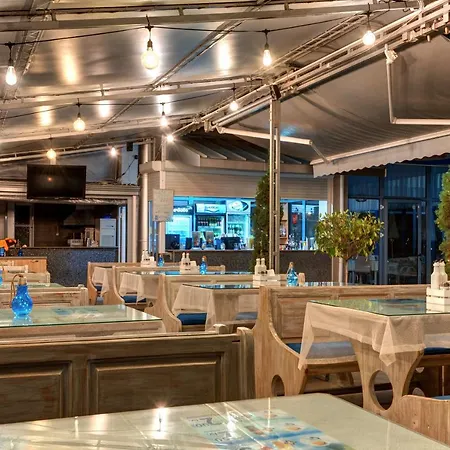 Blue Bay 酒店 3*