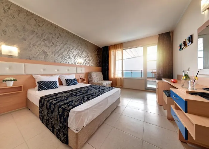 Отель Blue Bay 3*